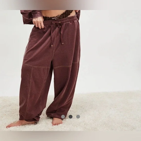 Free People Intimately Don't Wait Up Sweatpant Joggers size medium bittersweet - Picture 2 of 5